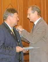 Im Rahmen der Gemeinderatssitzung gab es Gelegenheit, Oberbürgermeister Richard Leibinger für 30 Jahre im Dienst für die Stadt Waldkirch zu ehren.