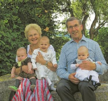Baumgartenberg. Drei von den vier Töchtern des Hauses haben in den letzten neun Monaten ein Baby bekommen. Am 13. Juli fand nun die gemeinsame Dreier-Taufe in der Stiftskirche Baumgartenberg statt.