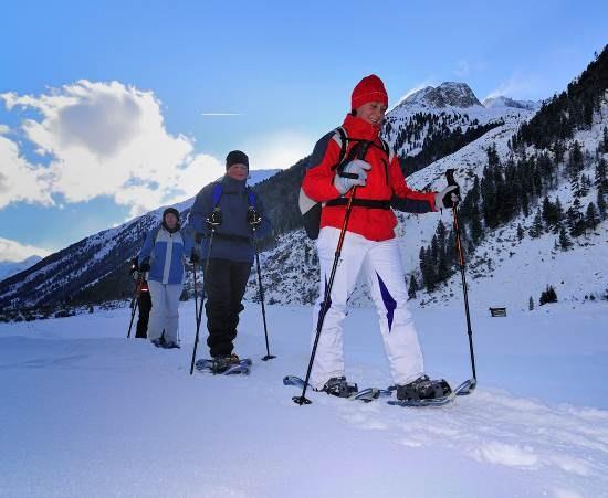 Winter-Sondertouren Allgemeine Hinweise: Diese Touren werden nur bei sicheren Schneebedingungen und entsprechender Witterung von staatlich geprüften Berg- und SchiführerInnen durchgeführt.