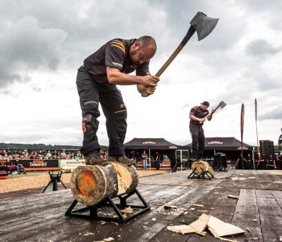 Equipment: Wettkampfaxt, zwei handgefertigte Springboards Holz: Pappel, 27 cm Durchmesser, 2,8 m hoher Log Rekorde: 38,24 Sek. (Weltrekord, Mitch Hewitt) / 45,60 Sek.
