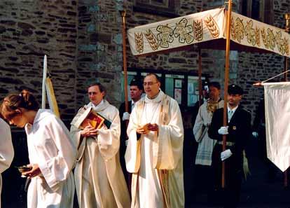 St. Blasius-Schützenprozession Grevenbrück im Jahre 2006 dernde Erinnerung an das mutige Eintreten für das Recht und die Würde des Menschen. Die Aufgaben des Abtes sind sehr vielfältig.