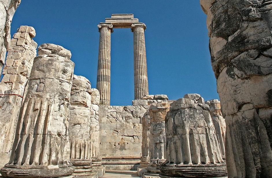 archäologischen Stätten des östlichen Mittelmeerraumes aus griechisch-römischer Zeit. Hier erkunden wir das Ausgrabungsgelände mit dem Museum. Abendessen und Übernachtung in Pamukkale.