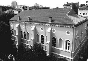 zu Istanbul. Am 17. November 1861 wurde diese eingeweiht. Im Anschluss an den Gottesdienst wird die Ausstellung: 150 Jahre evangelischer Kirchbau in Istanbul eröffnet.