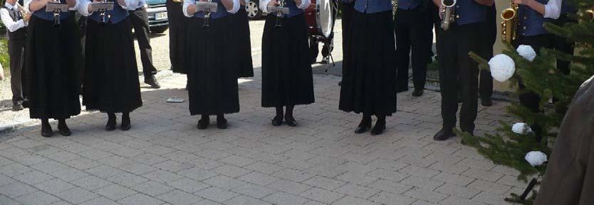 Platzkonzert vor der Kirche. 01.05.