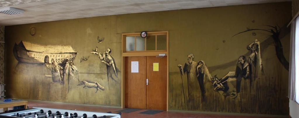 Das Wandbild im St. Ansgarhaus war im Laufe der 55 Jahre seines Bestehens verschmutzt und beschädigt. Aussparungen für einen Filmprojektor waren geschaffen worden.