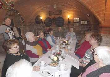 Im Jahr 2006 war es dann so weit und damit hatte man eine heute noch beliebte Gastlichkeit im Dorf geschaffen. Dorthin zieht es nun alljährlich die Kleinhelmsdorfer Senioren zu ihrer Weihnachtsfeier.