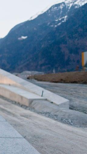 TEC21 18 19/2016 Durch Gneis und Granit 29 TEC21: Herr Simoni, am 1. Juni 2016 wird der G otthard- Basistunnel eröffnet. Was ist bis dahin noch alles zu tun?