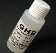 GHB / GBL: Substanz / Einnahme Wirkung:Entspannung, Enthemmung, Euphorie, aphrodisierendewirkung, Wahrnehmungsintensivierung Nebenwirkungen: Übelkeit, Erbrechen, Kopfschmerzen, leichter Schwindel bis