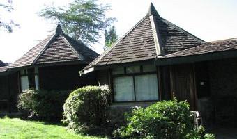 Lake Nakuru Lodge Die Lake Nakuru Lodge liegt mitten im Lake Nakuru Nationalpark mit Blick auf den Lake Nakuru, einen der berühmtesten Seen im Rift Valley.