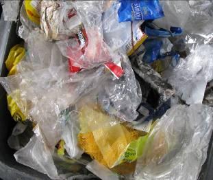 : Joghurtbecher, Obst- und Gemüseschalen, Plastikverschlüsse