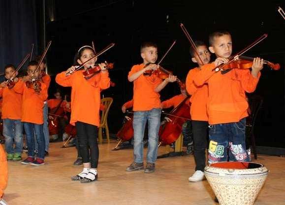 Auch bei diesem Konzert sind die Kinder aus den Kindergärten und die Kinder des Nachmittagsprogramms aufgetreten.