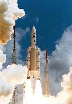 Das teuerste Feuerwerk der EU-Raumfahrtsgeschichte: Die Trägerrakete Ariane 5 Jungfernflug der europäischen Trägerrakete am 4.