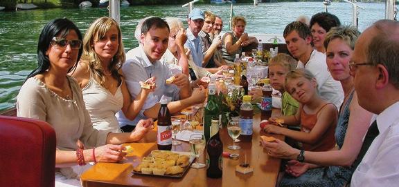 verschiedene Brote, ein Glas Wein oder Prosecco und natürlich die erholsame Rheinschifffahrt sowie unseren bekannten, freundlichen Service!
