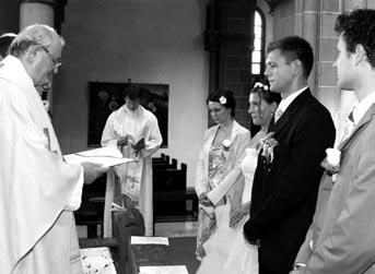 9 Wortgottesdienst Die Lesung aus alttestamentlichen oder neutestamentlichen Texten kann vom Brautpaar ausgesucht und mit dem Priester (Diakon) besprochen werden.