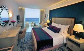 Amavi Hotel Jedes der 155 Zimmer bietet Panoramablicke auf das Meer und lässt im Hinblick auf Komfort keine Wünsche offen.