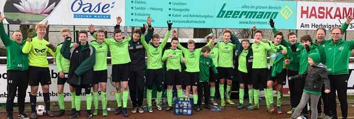 Fußball C1 erreicht das Achtelfinale im Westfalenpokal Bärenstarke Leistungen im Cup-Wettbewerb Die C1-Junioren trumpften im Verbandspokal richtig auf und mussten sich erst im Achtelfinale dem hohen