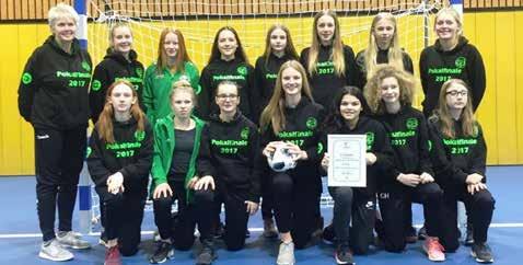 Fußball C-Mädchen auf vielen Ebenen erfolgreich Toller sechster Platz bei der Westdeutschen Meisterschaft Die C-Mädchen können auf eine erfolgreiche Hallensaison zurückblicken.