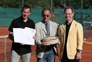 SPORTUNION - VEREINSNEWS 30 Jahre Tennis in Hofstetten-Grünau SPORTUNION Markersdorf feierte 20-er BGO Peter Schwarzenpoller, Peter Schuhmeier und LGF Prof.
