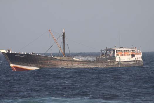 Am 17.01.12 meldete das Handelsschiff MV FLINTSTONE, ein niederländischer Pipeline- Leger, die Annäherung von zwei Skiffs (Angriffsboote) rund 150 Kilometer östlich der Insel Sokotra (Jemen).