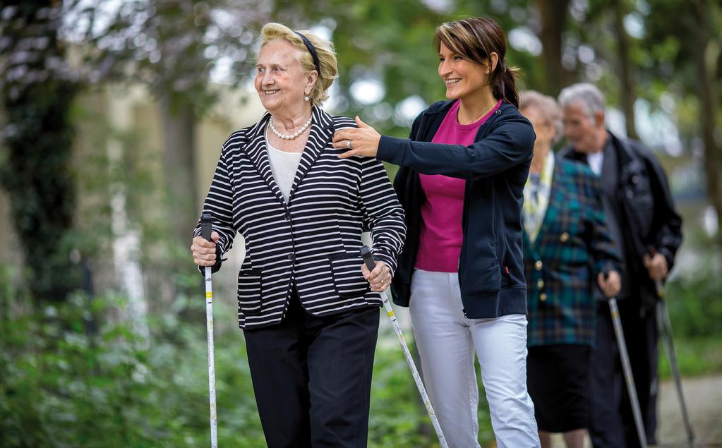 Pitanja i odgovori o njezi i skrbi u Beču Aktivni uz optimalnu skrb: Starije osobe u Beču mogu koliko je moguće dugo živjeti samostalno. U tome ih podupiru ponude za njegu i skrb.