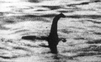 Aufgabe /RFK1HVV, Blatt 1 von 7 x Read the following text: 7KH/RFK1HVV0RQVWHU 5 10 15 20 The Loch Ness monster is said to be a huge, long, plesiosaur or eel-like creature that inhabits the depths of