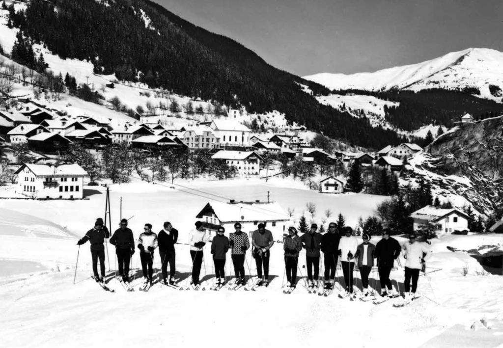 Alles begann mit einer niedlichen Skihütte Vor ziemlich genau hundert Jahren hatte die Kurverwaltung vom Kurhaus Obladis den Plan, eine niedliche Skihütte zu errichten.