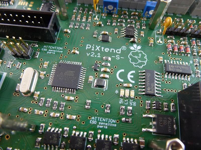 6.2. Mikrocontroller Abbildung 46: PiXtend V2 -SMikrocontroller Beim Controller handelt es sich um einen 8 bit-risc-prozessor, den ATmega324A von Atmel/Microchip.