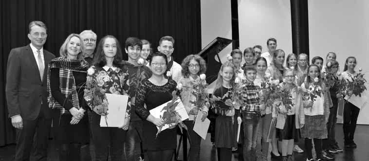 Volkshochschule Reckenberg-Ems zur Förderung der musischen Bildung im Kreis Gütersloh. Die Juroren des Wettbewerbs sind erfahrene Musikpädagogen und exzellente Musiker.