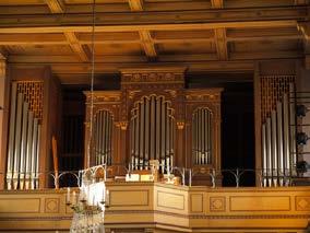 18 Die Orgeln in der Steinmeyer-Orgel Pedal 1 Subbaß 16 2 Quinte 10 2/3 3 Oktavbaß 8 4 Gedecktbaß 8 5 Choralbaß 4 +2 6 Koppelflöte 4 7 Mixtur 2 2/3 4f.