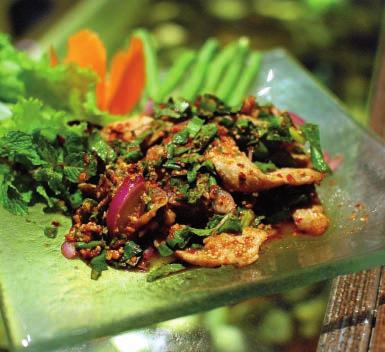 Salate Unsere Thai Salate servieren wir gegen Aufpreis auch gerne mit Klebreis. Alle Salate können auch ohne Chili bestellt werden. 20 Som Tam Thai 21.