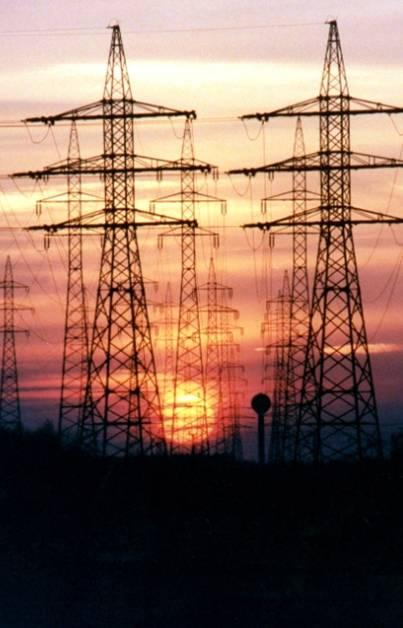 Stromerzeugung in Deutschland heute (2010) Gesamte Stromerzeugung (brutto): Gesamte installierte Kapazität: 621 TWh 165.