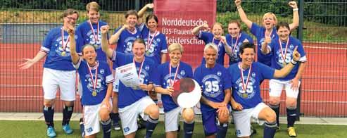Juni 2018 die Vorsitzende des NFV-Ausschusses für Frauen- und Mädchenfußball, Sabine Mammitzsch, beim Walddörfer SV in Hamburg, insgesamt sechs Frauenteams, die den 10.