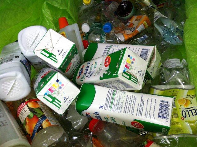 Dank des Zweckverbandes der Zuger Einwohnergemeinden (ZEBA) und der Stadt Bern können wir auch auf Praxiserfahrungen in der Separatsammlung von Kunststoff zurückgreifen.