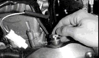 2. Umbau der Lambda Sonde : 1. Lambda Sonde vom krümmer entfernen und Verschlussschraube mit Dichtring montieren. Evtl.