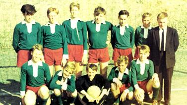Meister der C-Jugend Gruppe Mitte in der Saison 1964/65: (stehend von links) Bernd Helmke, Jürgen Koch, Karl-Heinrich Loos, Joachim Schmidt, Gerd-Günter Lemal, Jörg Stoffel, Günter Rauscher.