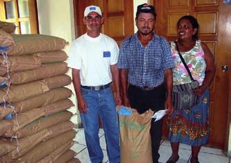 Im Jahr 2000 konnte zahlreichen Familien durch die Zusammenarbeit mit CEDRU über das nicaraguanische Förderprogramm PROCESUR ein Startkapital an Zuchttieren im Rahmen eines revolvierenden Fonds zur