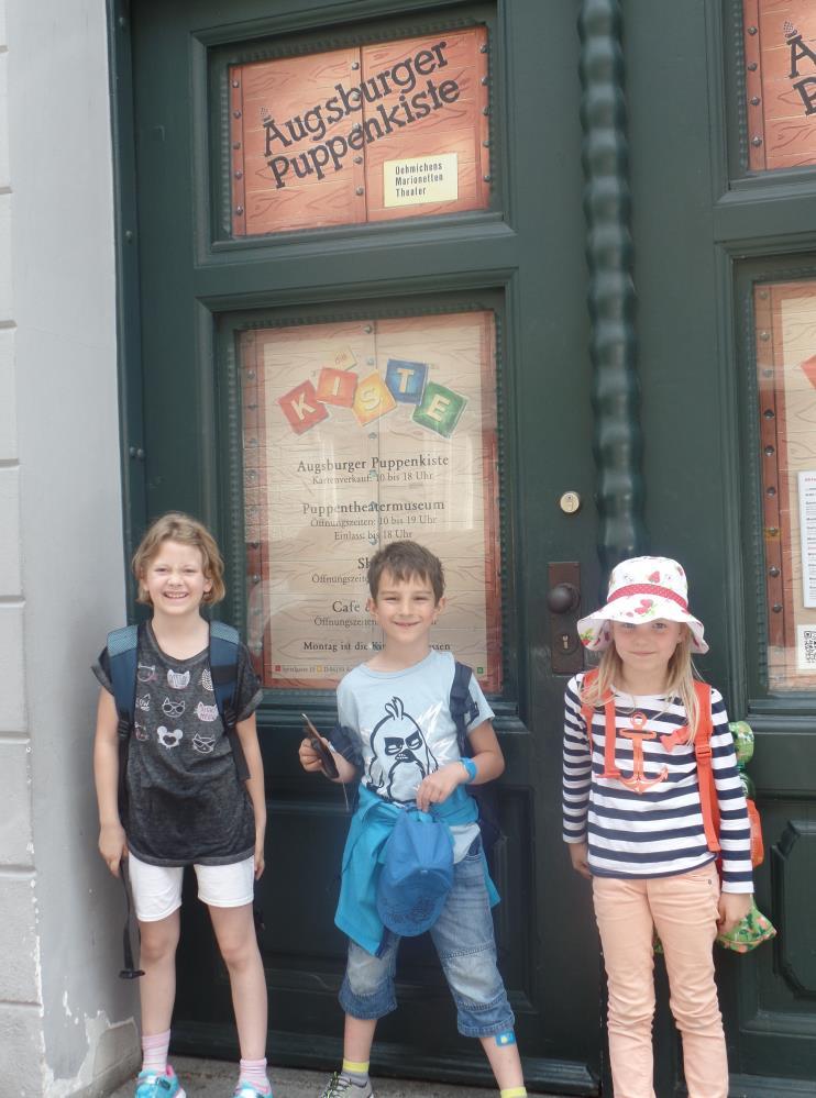 Pfingstferien Die Einsteins verbrachten in kleiner Runde, eine schöne Zeit. In der ersten Woche ging es u.a. mit dem Zug, zum Museum der Augsburger Kiste.