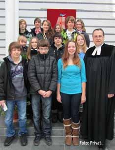 Konfirmation am 22. April, 9.30 Uhr Dreizehn junge Menschen aus unserer Gemeinde haben sich vor einem knappen Jahr mit Diakonin Esther Wolf und den Konfirmanden aus St.