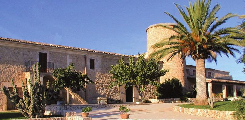 LOCATION Das Seminar findet im Hotel Son Mas statt. Das Son Mas ist ein ruhig gelegenes und wundervoll restauriertes Finca-Hotel in der Nähe von Porto Cristo an der Ostküste Mallorcas.