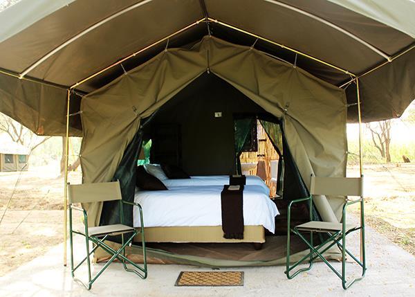 Das Ngiri-Zeltcamp an der Grenze zu Botswana Das Zelt ist mit allem Komfort ausgestattet!