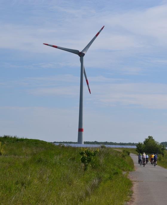Erneuerbare Energien PLUS Private und gewerbliche PV-Anlagen Heger-Windrad (Leistung: 3 MW; Erzeugung (Prognose)): 7 Mio. kwh (vermiedene Emissionen: 5.