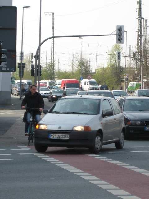 Die Empfehlungen des Leitfadens sind im Masterplan Verkehrsunfallprävention Münster 2008 aufgenommen und bilden die Grundlage für die Revision der Radverkehrssignalisierung in Münster 2009-2013 ff