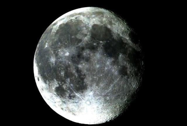 Der Mond ist wahrscheinlich ein künstliches Objekt. Zu diesem schockierenden Ergebnis kamen zwei Wissenschaftler der russischen Regierung nach ihrer Auswertung von Daten der Mondmission.