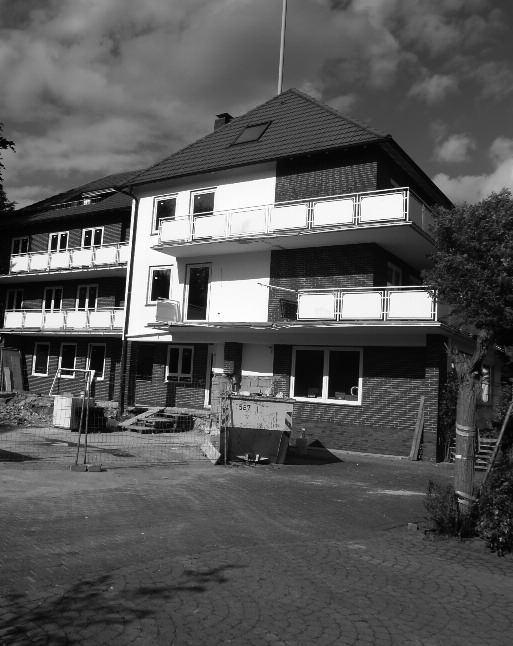 RÜCKBLICK 9 Wolfgang Marcus Drei große private Bauvorhaben im Ort Im Jahr 2015 bestimmten drei größere private Bauvorhaben die städtebauliche Entwicklung.