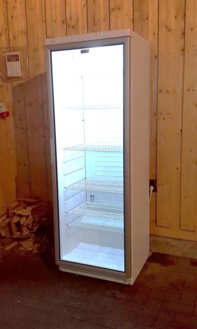Aus dem Überschuss des jahrelang veranstalteten Rosenmontagsumzuges wurde pünktlich zum Resäckerfest ein neuer Kühlschrank gespendet.