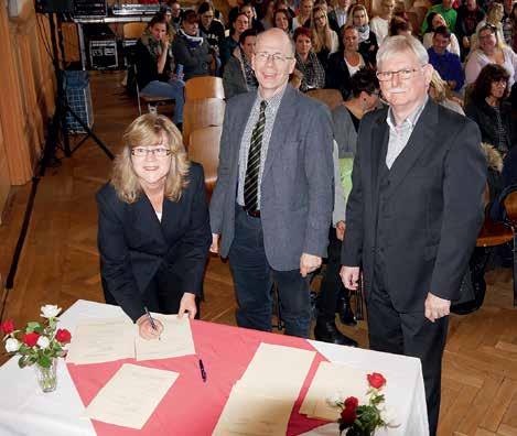 Rathausnachrichten Kita Sonnenschein und Oranienburger Oberstufenzentrum unterzeichnen Vertrag Eine zukunftsweisende Zusammenarbeit Setzten ihre Unterschrift auf das Vertragswerk: (v.l.