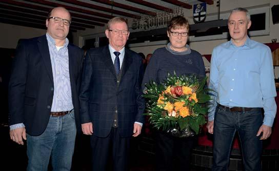 Großartige Feier für Hallenwart Schröer Fast 50 Jahre lang kümmerte sich Helmut Schröer um die Schützenhalle in Langenholthausen. Wenn es um die Nutzung durch die St.