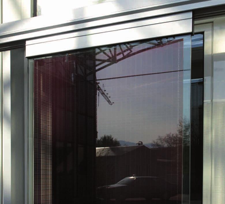 Moderne, transparente PV-Glasmodule zeichnen sich durch ihre hochwertige, dezente Gestaltung aus.