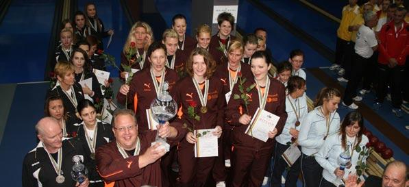 20 Europapokal in Split CLASSIC Damen KV Liedolsheim gewinnt ersten internationalen Titel Der KV Liedolsheim ist Europapokalsieger 2010.