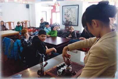Danach gab es Pu er -Tee, der von einer Teezeremonie besonderen Art Teestrauch aus Pu er in der Yunnan Provinz kommt.